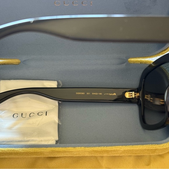 Authentic Gucci Black Sunglasses w/Gold Accents- NWOT! Perfect condition GG0036S - Picture 7 of 11